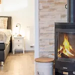 Uns Luetje Hus - Апартаменты Зеллин