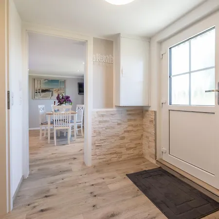 Uns Luetje Hus - * Sellin (Rugen)